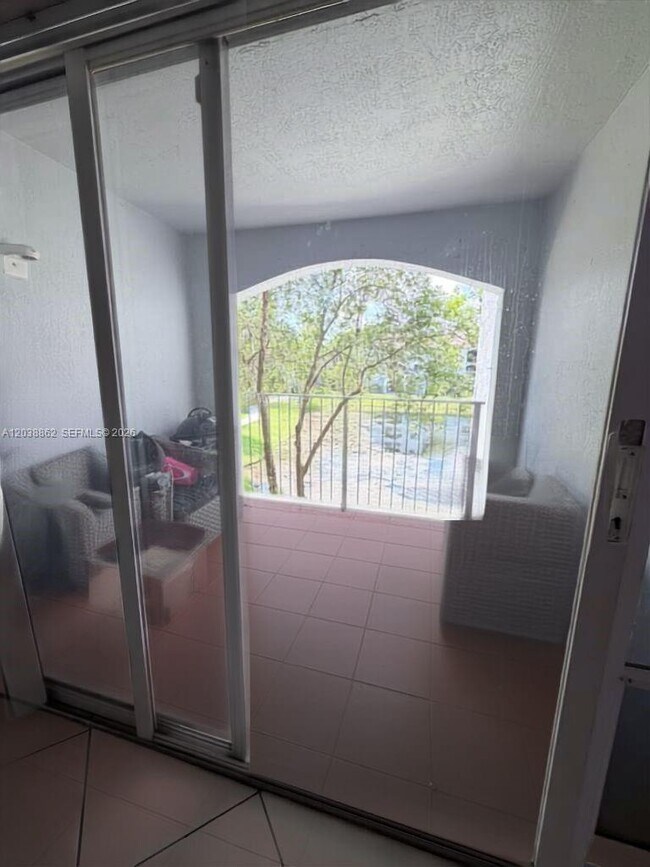 Photo - 9610 NW 2nd St Unidad 8-206