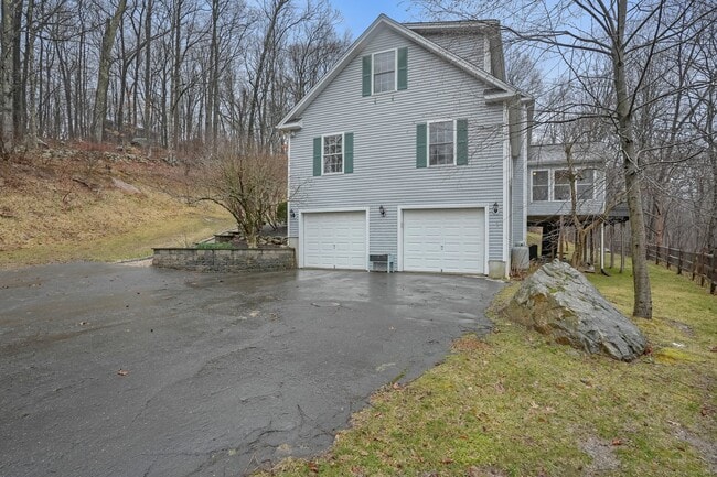 Photo - 188 Falls Rd