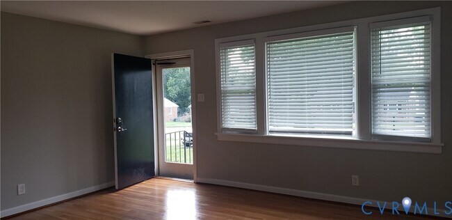 Photo - 2318 Leah Rd