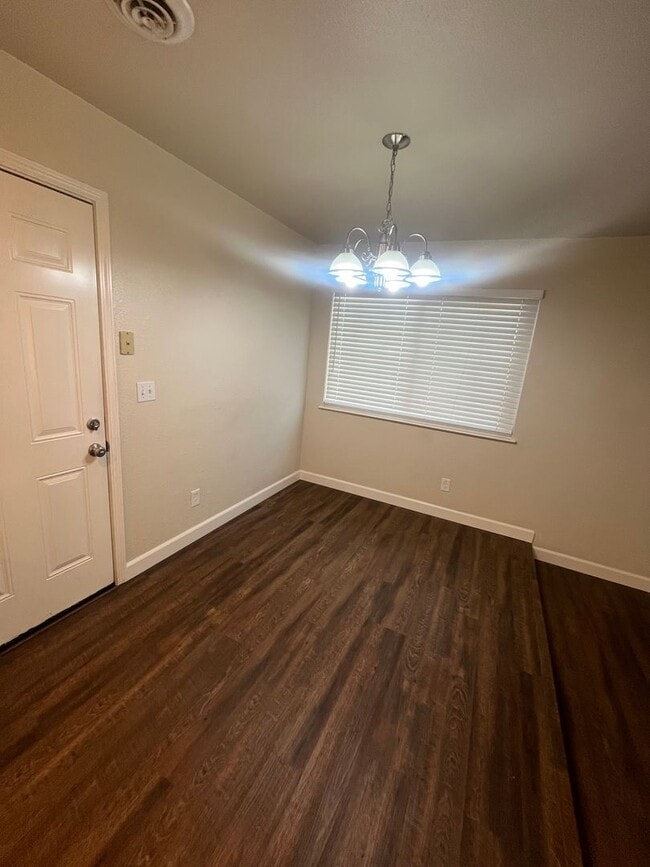 Photo - 1905 Silvaire Dr
