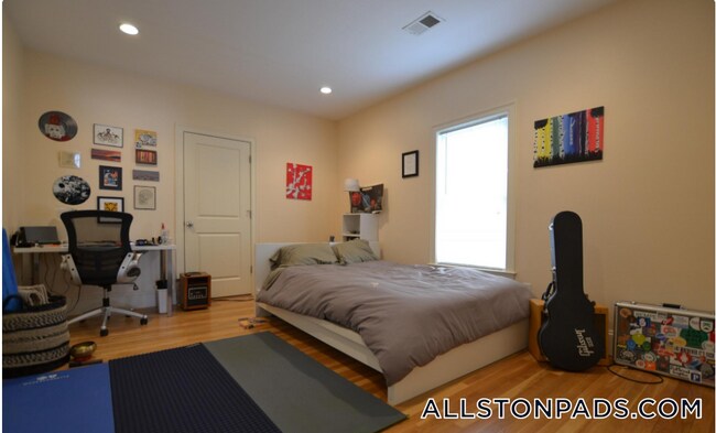 Photo - 27 Lothrop St Unidad 2