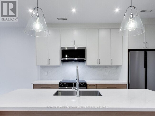 Photo - 357 Dovercourt Rd