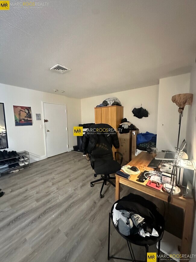 Photo - 1088 Boylston St