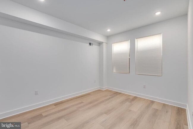 Photo - 1221 W Lehigh Ave