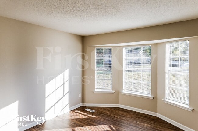 Photo - 634 14th Ave NW