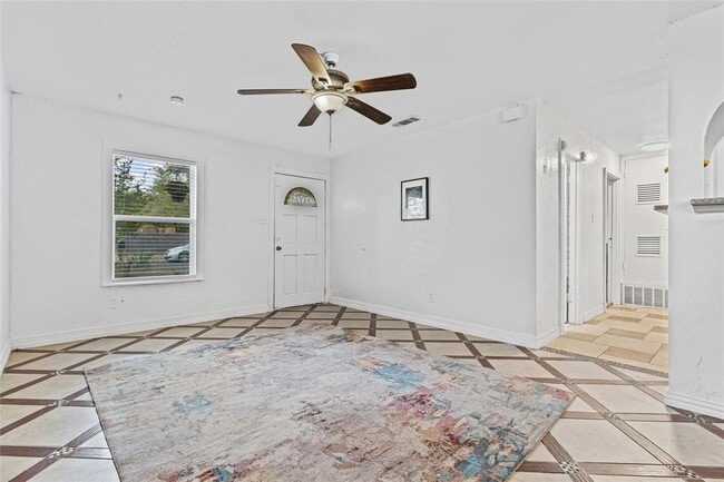 Photo - 9104 Glenn Ln