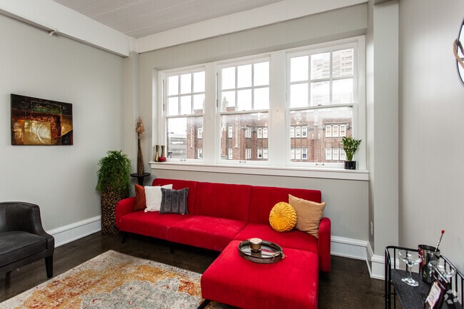 1BR, 1BA - 575 SF