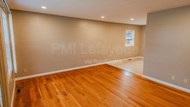 Photo - 2454 Poplar Ln