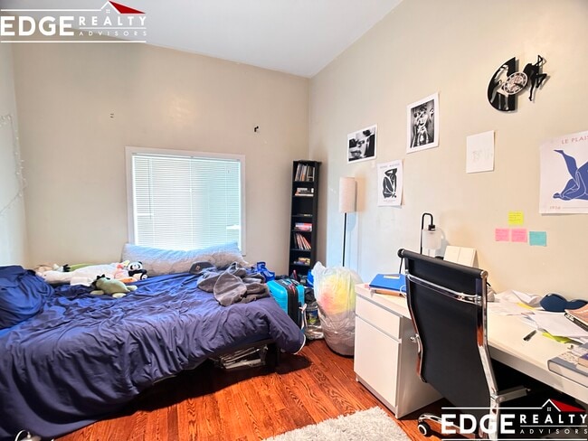 Photo - 24 Ashford St Unit 1