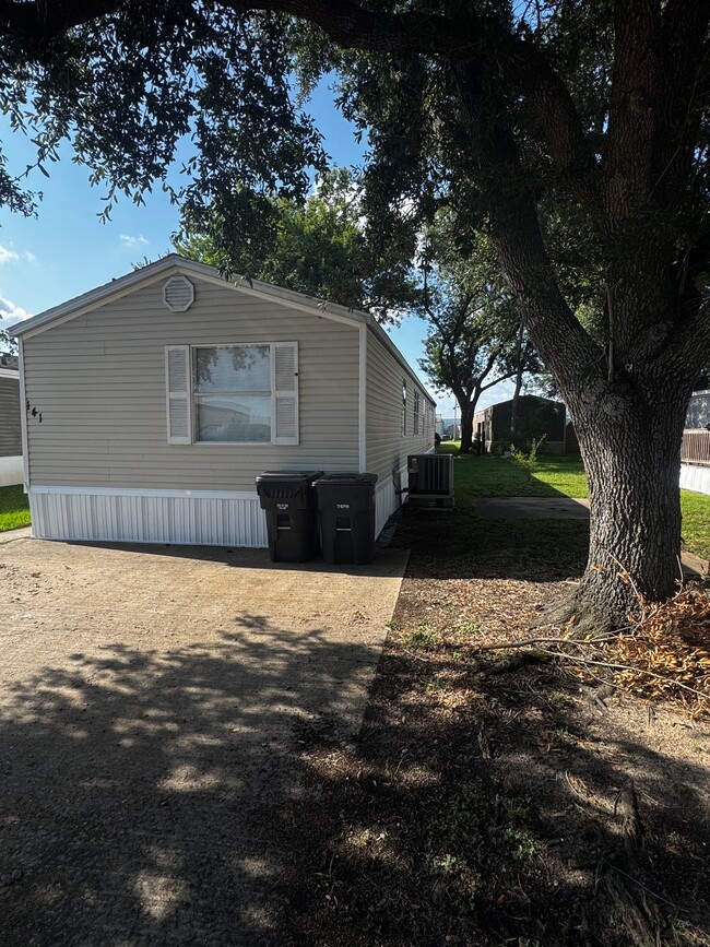 141 Fox Meadow Dr