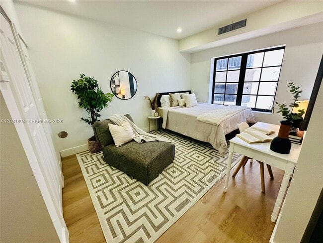 Building Photo - 1619 Jefferson Ave Unit 308