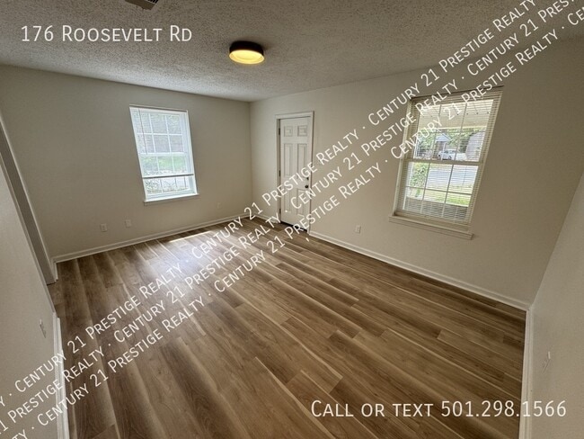 Photo - 176 Roosevelt Rd