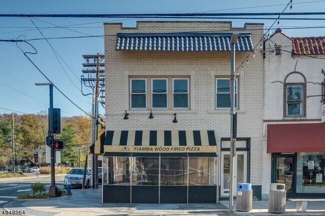 34 Main St A