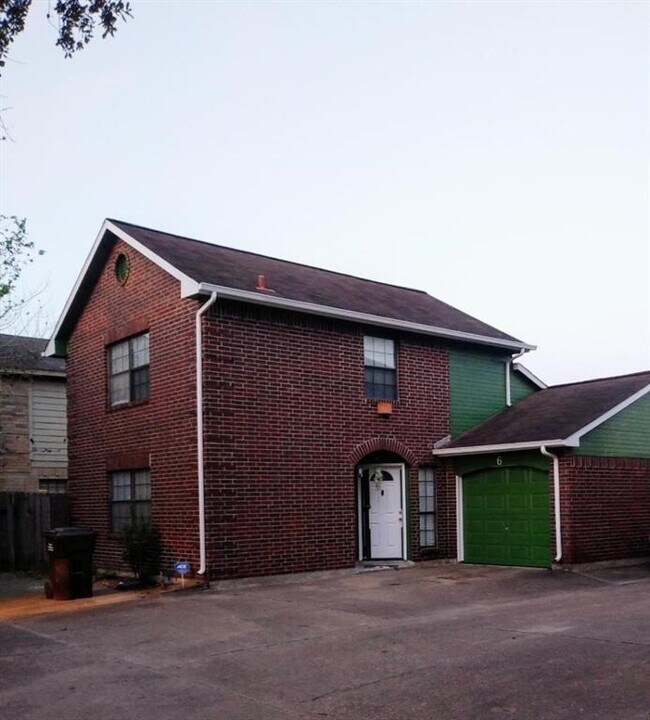 Photo - 6 Regency Ln