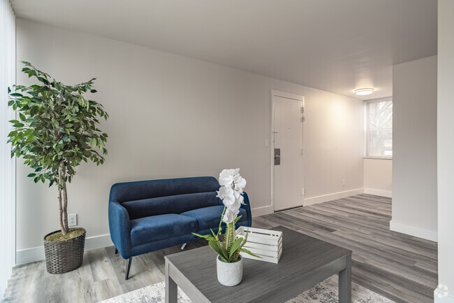 2BD, 1BA - 730 - 732SF