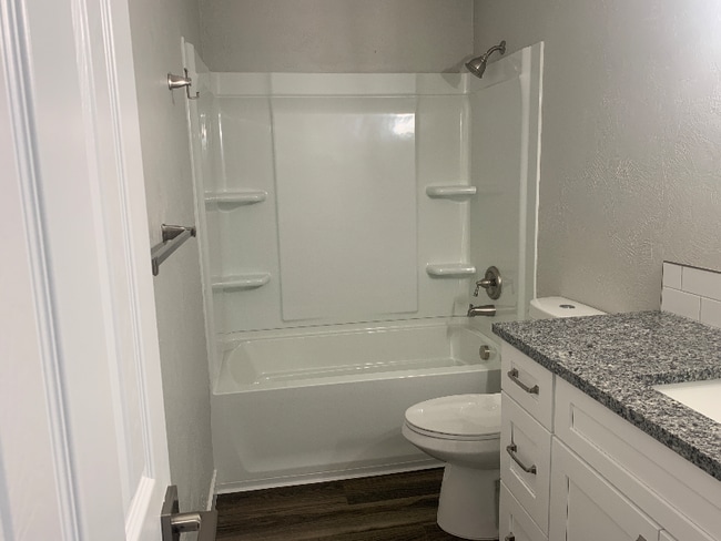 Photo - 4590 Jennifer