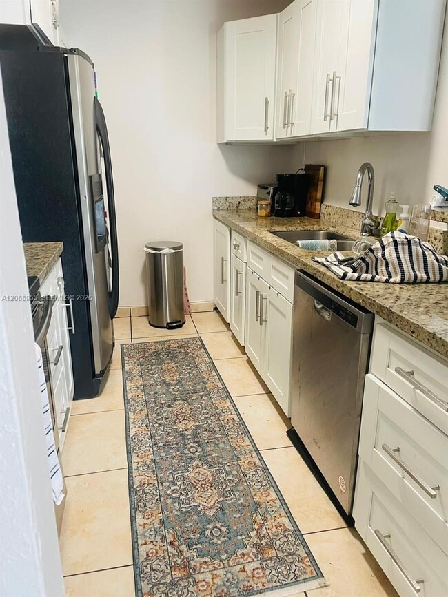 Photo - 10393 N Kendall Dr Unit U6