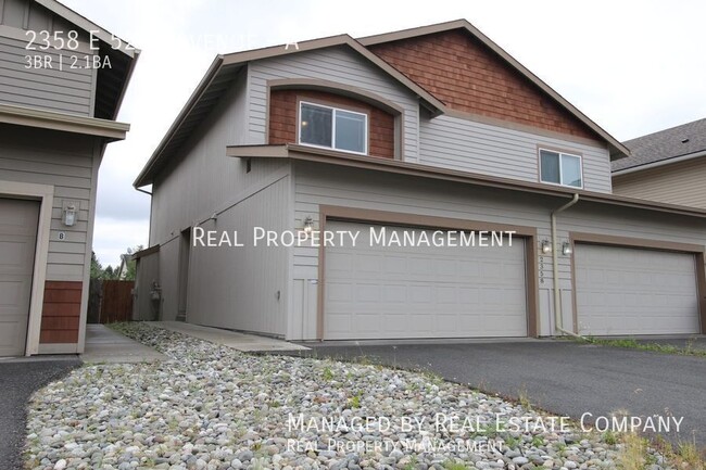 Spacious South Anchorage Townhome! Huge fe... - Spacious South Anchorage Townhome! Huge fe... Unidad A