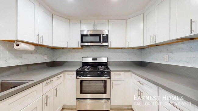 Photo - 9625 Sylmar Ave