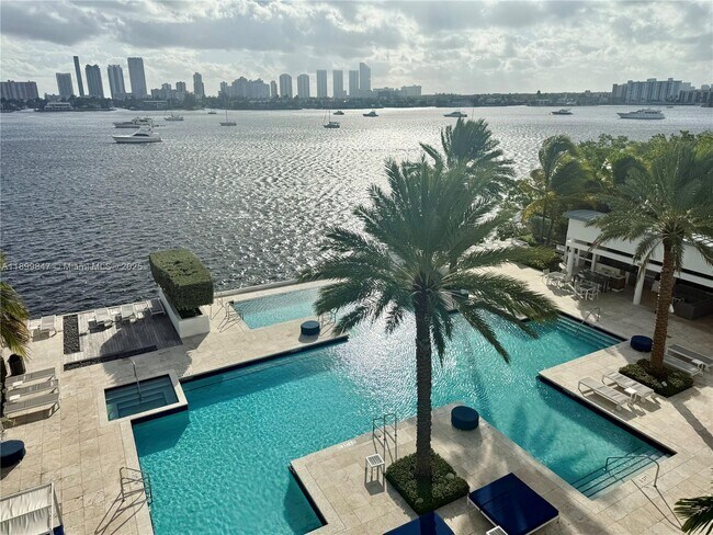 Building Photo - 17111 Biscayne Blvd Unit 409