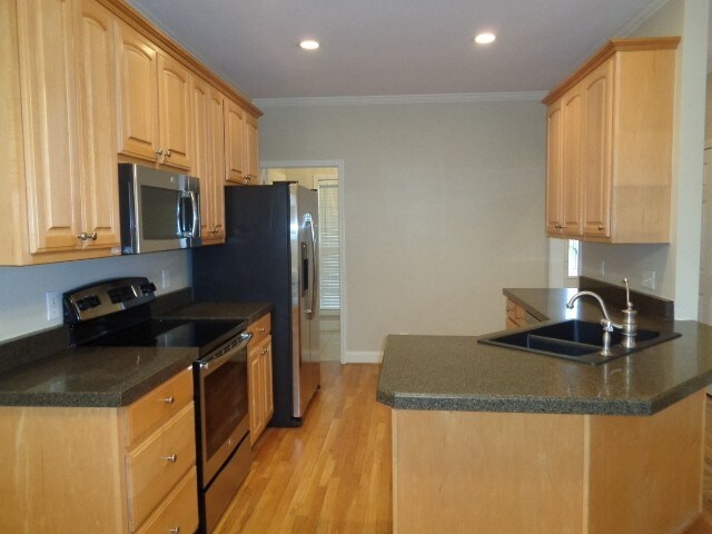 Photo - 2406 Adelaide Dr