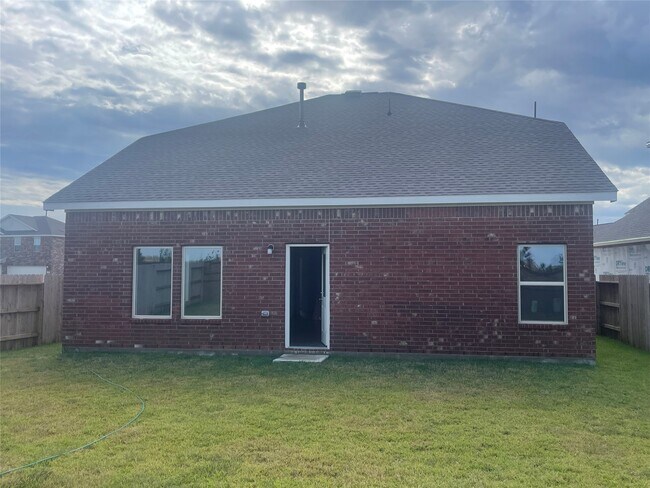 Photo - 827 Rosewood Trl