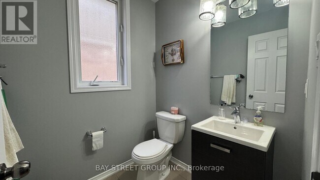 Photo - 7889 Buckeye Cres