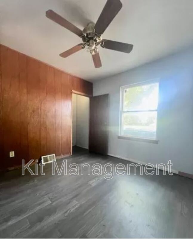 Photo - 2248 Broadway St Unidad Back