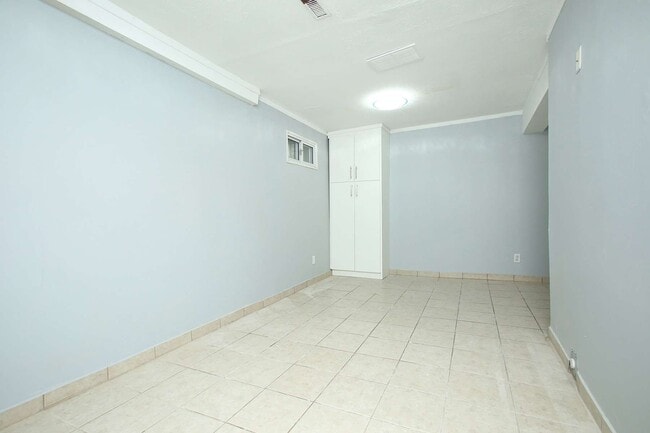 Photo - 126 Dusay Pl