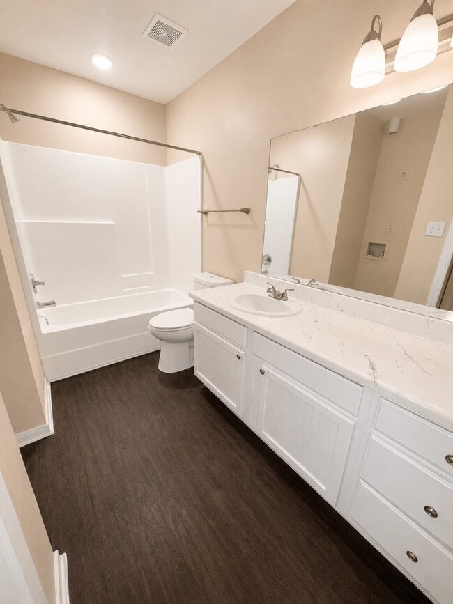 Photo - 811 Cloyd Dr Unit 416