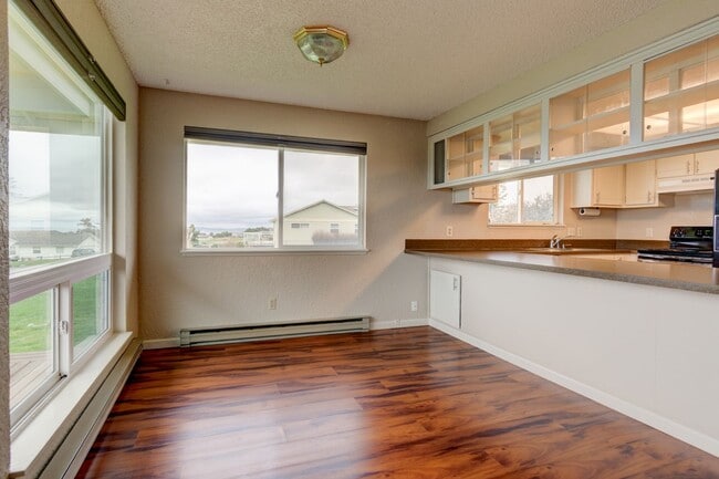 Photo - 2 Bedroom 2 Bath Sierra Neighborhood Home with Water View