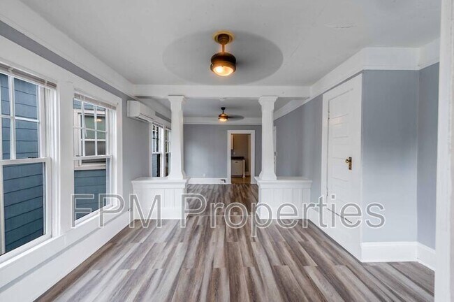 Photo - 117 E 4th St Unidad 3