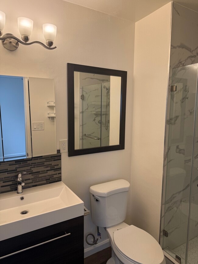 Photo - 1031 N Harper Ave