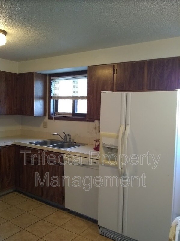 Photo - 4955 Basswood Dr