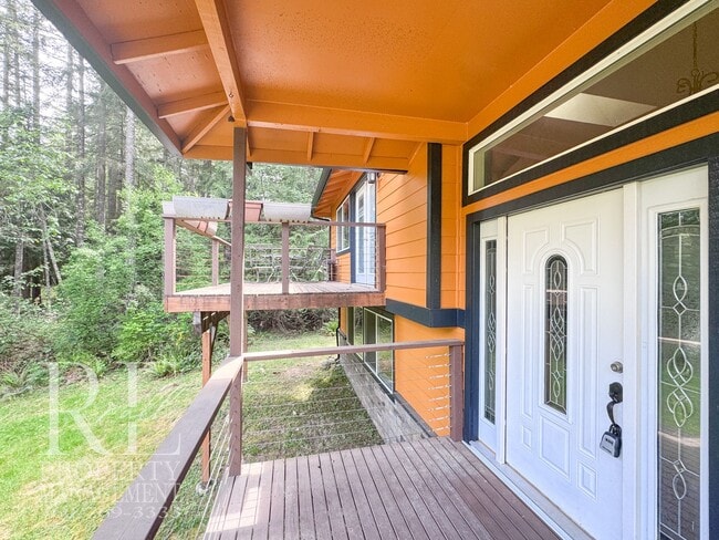 Photo - Bright & Spacious Split-Level Home with Gourmet Kitchen, Skylight & Expansive Yard