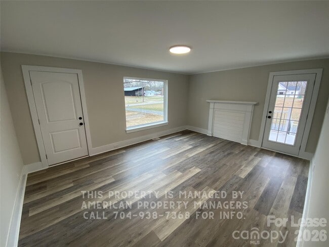 Photo - 1830 Hollywood Dr