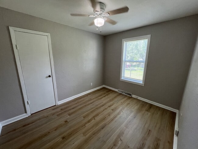Photo - 210 Mill St