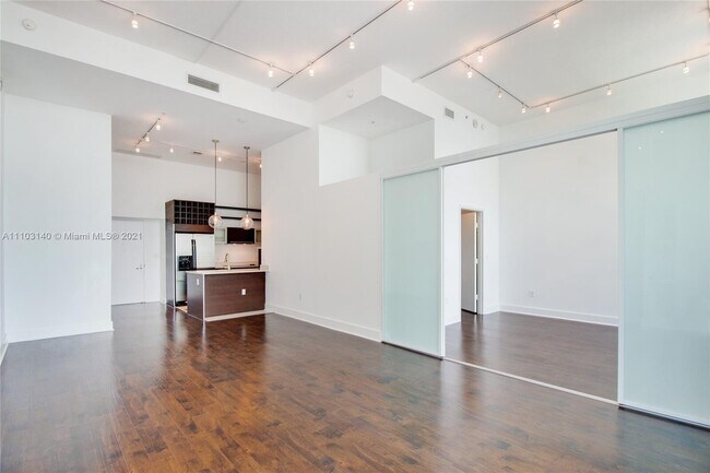 Photo - 1900 N Bayshore Dr