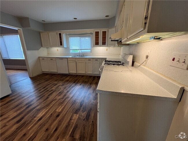 Building Photo - 416 Danforth St Rental