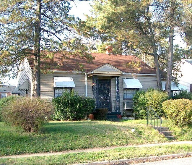 Photo - 1707 Dinwiddie Ave