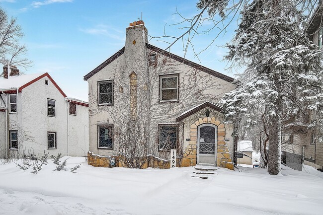 Building Photo - 1499 Cleveland Ave N Unit #1