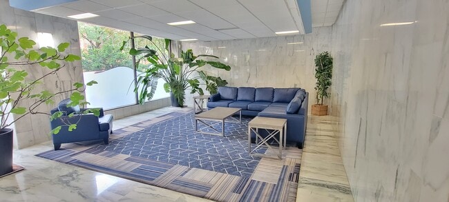 Photo - Somerset Manor/ Le Quai D'Orsay