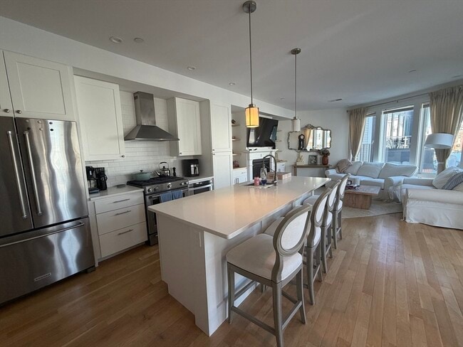 Building Photo - 283 Old Colony Ave Unit 1