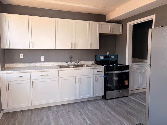 Building Photo - 46 Blackhawk Rd Unit 46