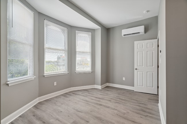 Photo - 5050 Walnut St