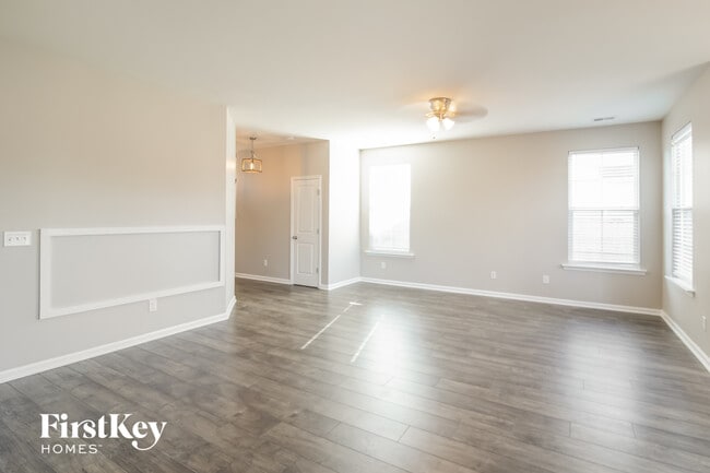 Photo - 105 Sugeree Dr