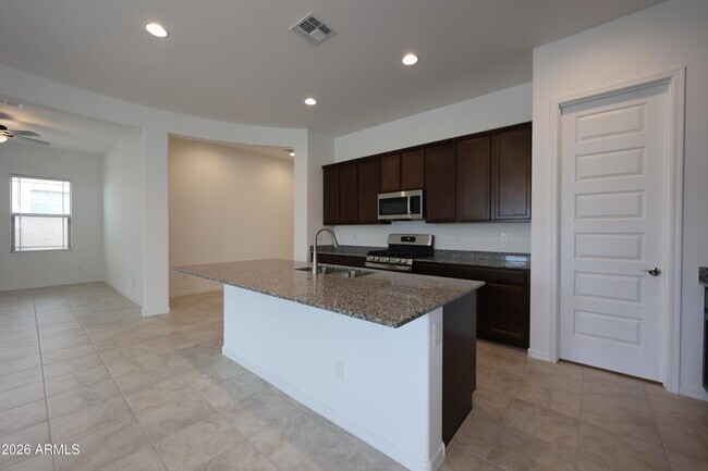 7683 W Smoketree Dr