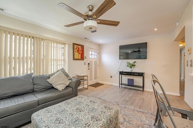 Photo - 545 N Connecticut Ave