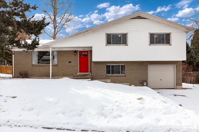 Building Photo - 982 E Briarwood Cir S Rental