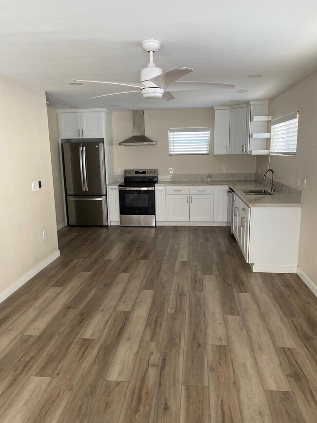 Photo - 549 E Tujunga Ave Unit 549 e Tujunga Ave